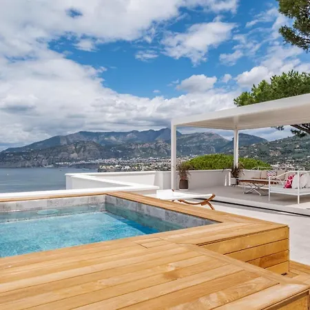 Villa Coralia Luxury Suite In Sorrento, Italia * Сорренто